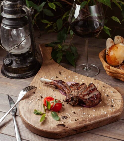lamp-steak-redwine-dinner